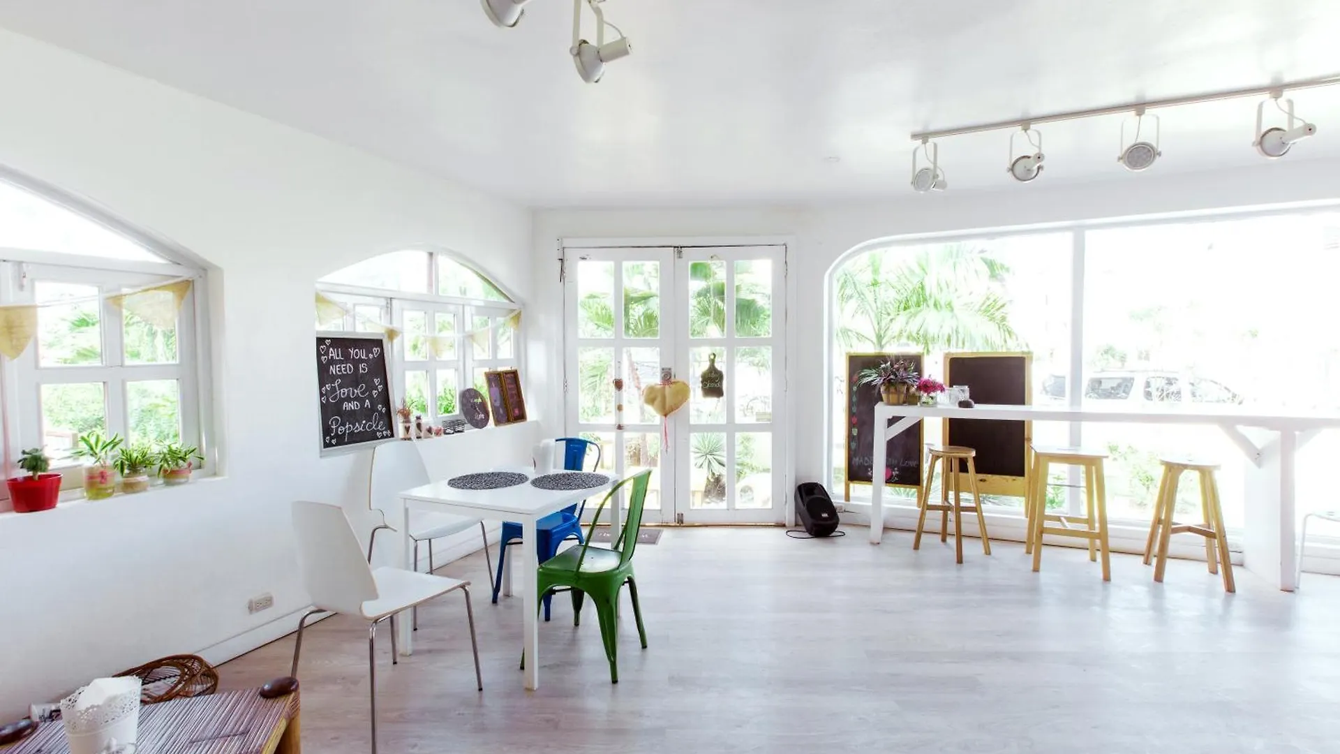 Ducassi Studios And Suites - Rooftop Pool, Beach Club, Breakfast And Wifi Punta Cana 5*,