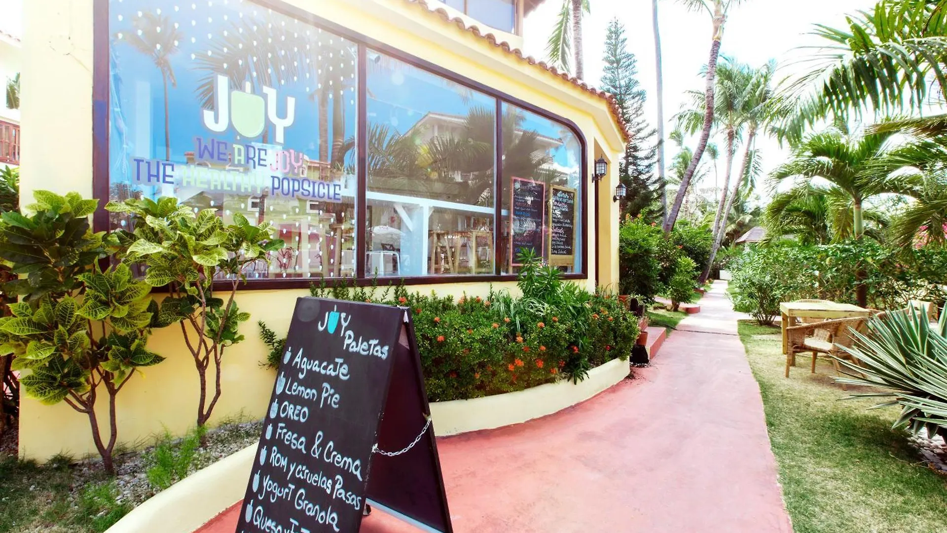 Aparthotel Ducassi Studios And Suites - Rooftop Pool, Beach Club, Breakfast And Wifi Punta Cana
