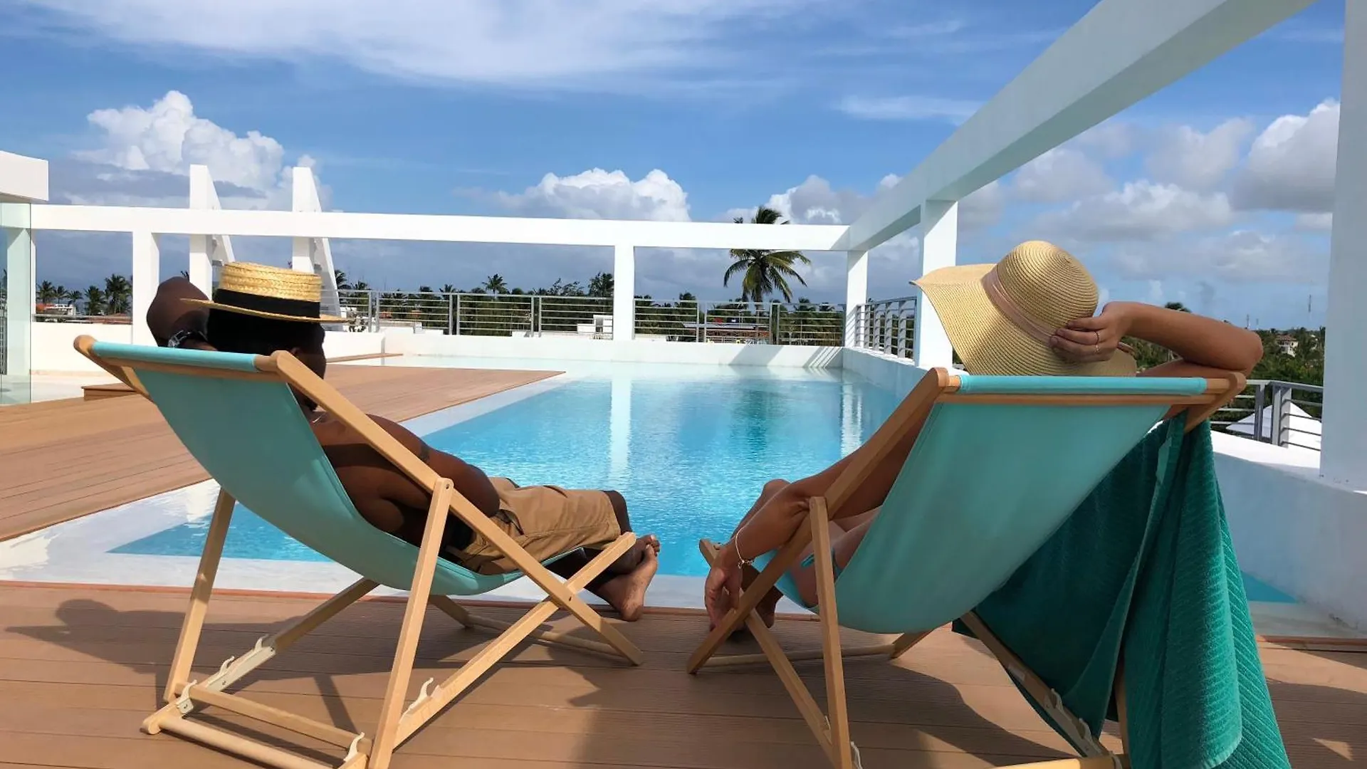 Ducassi Studios And Suites - Rooftop Pool, Beach Club, Breakfast And Wifi Punta Cana 5*,