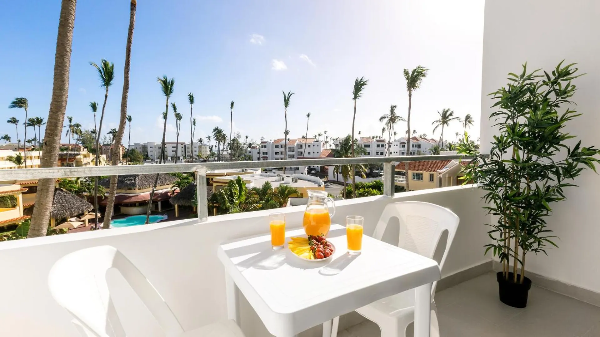Aparthotel Ducassi Studios And Suites - Rooftop Pool, Beach Club, Breakfast And Wifi Punta Cana