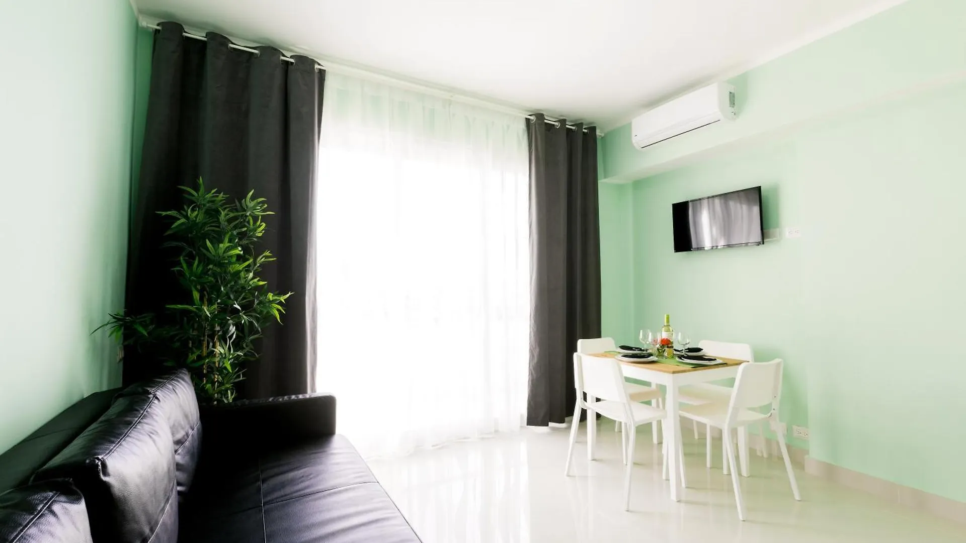 Ducassi Studios And Suites - Rooftop Pool, Beach Club, Breakfast And Wifi Punta Cana