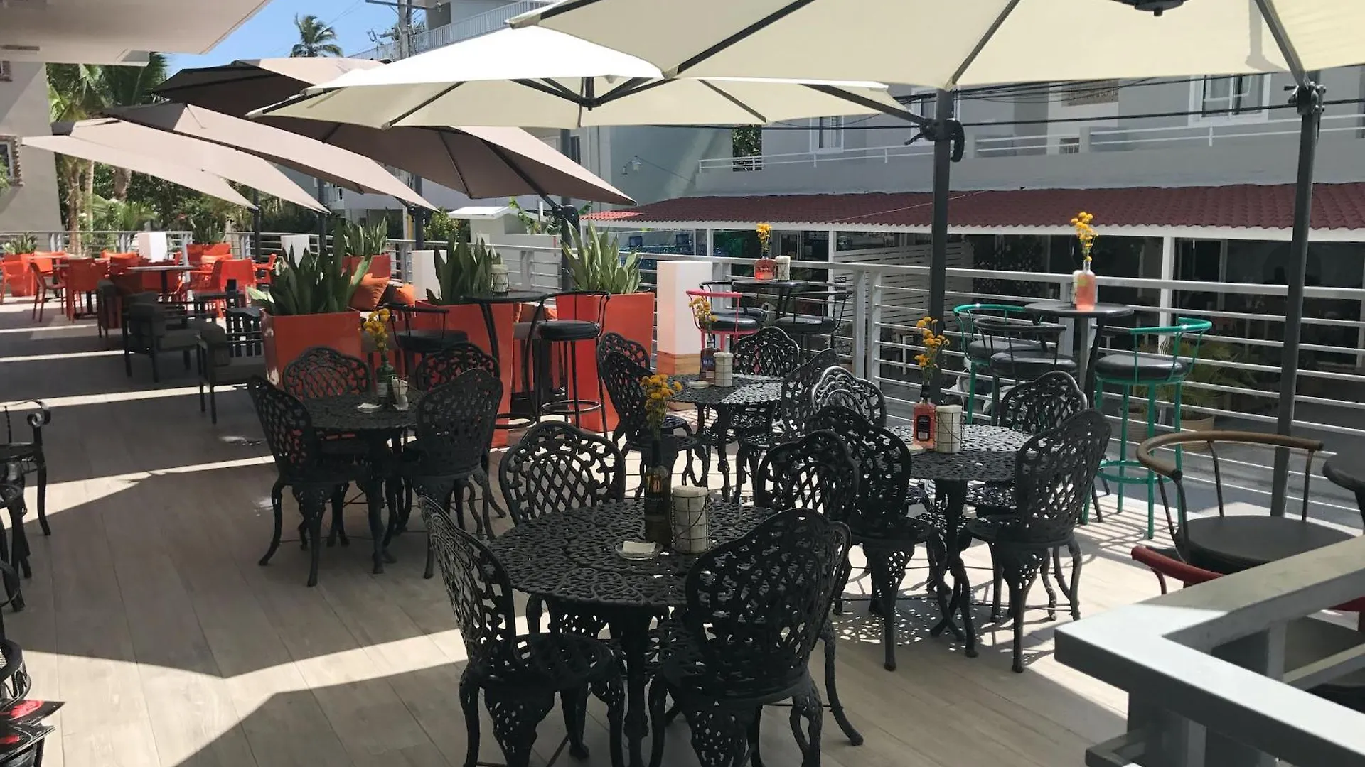 פונטה קאנה Ducassi Studios And Suites - Rooftop Pool, Beach Club, Breakfast And Wifi מלון דירות פונטה קאנה